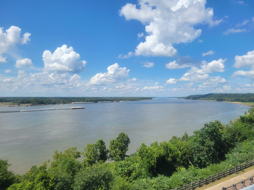 The Mississippi River at a stop on the way to Vicksburg