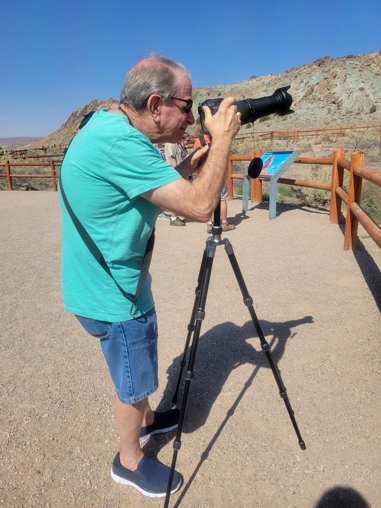 another go at getting long distance pics of Delicate Arch - too far for us to walk :(